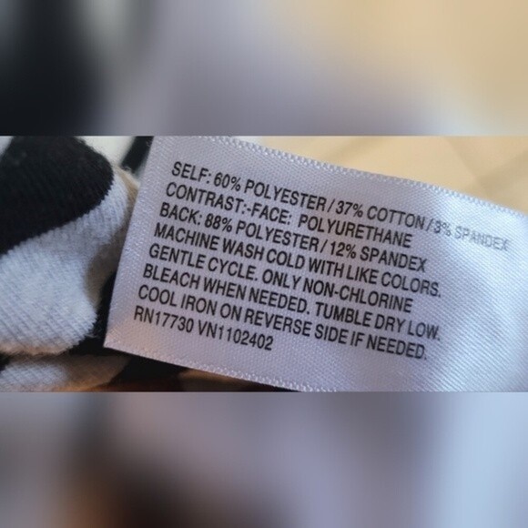 Xhilaration, Black and White Sleeveless Blouse, Size 2 (Large) - Picture 4 of 6